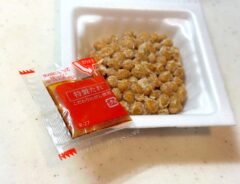 納豆とタレの写真