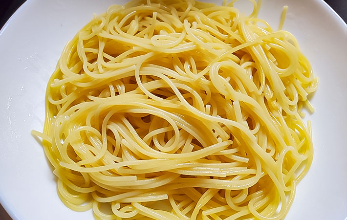 『なすの冷製スープパスタ』を作る写真