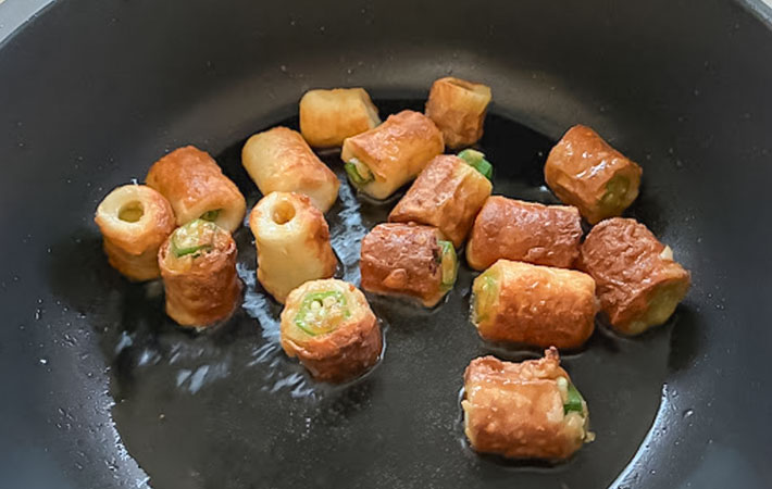『ちくわ×オクラのやみつきから揚げ』を作る写真