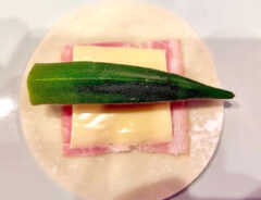 『オクラとベーコンチーズ餃子』の写真