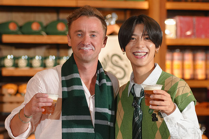 『timelesz』の松島聡さんと、ドラコ・マルフォイ役を演じた俳優のトム・フェルトンさん