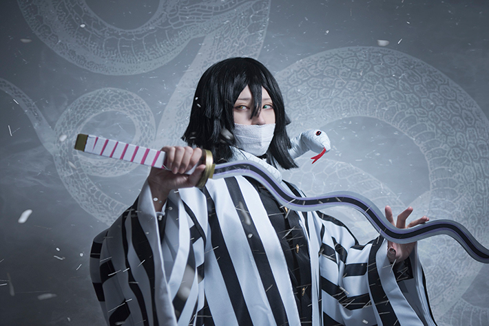 伊黒小芭内のコスプレの写真