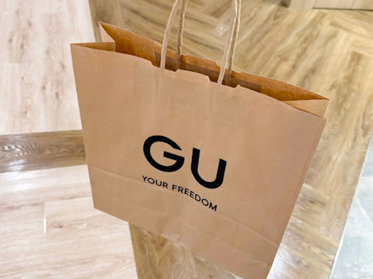 GUの紙袋の写真