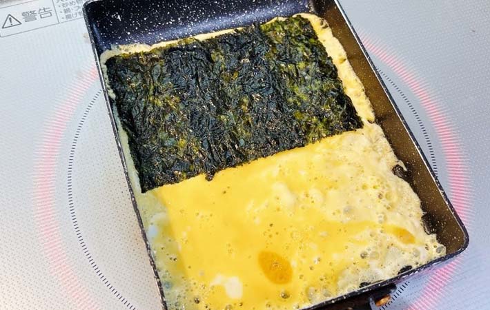 『キムチの玉子焼き』を作る写真