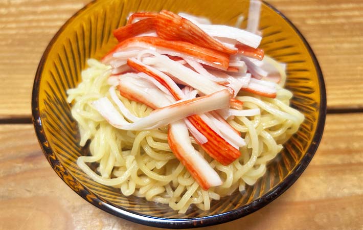 カニカマのせ冷やし中華の写真