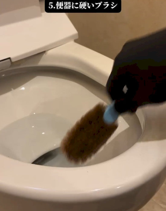 かたいブラシを使うのはNG