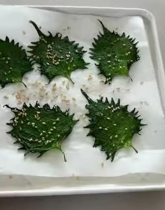 パリパリになった大葉