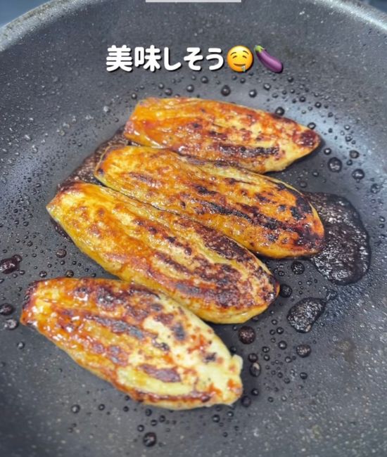 完成したナスのなんちゃってうなぎ