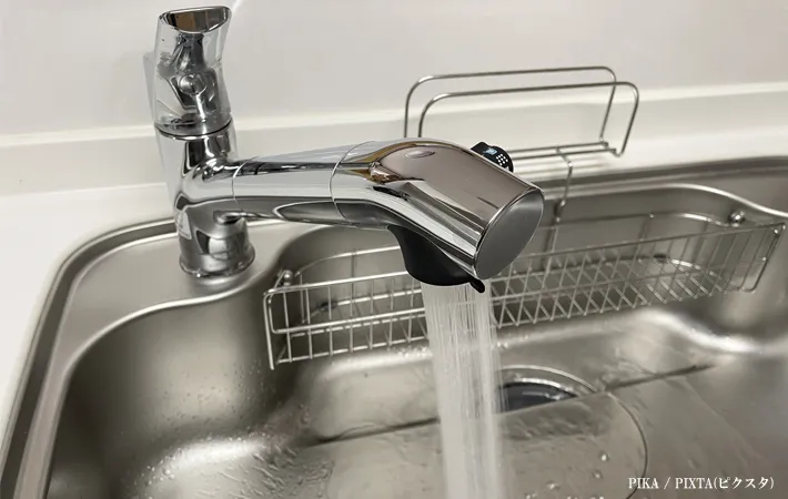 蛇口と水の写真