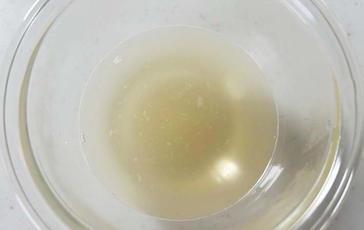 『鶏ガラベースの味玉』を作る写真