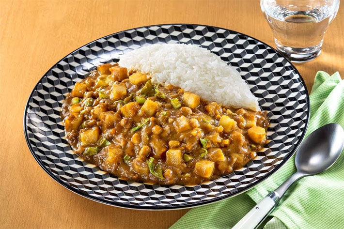 『納豆と大根のキーマカレー』の写真