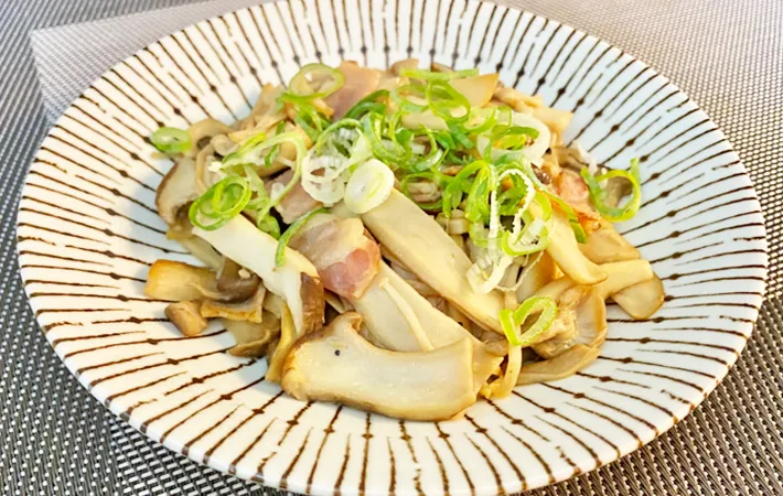 『きのこのバタぽん炒め』の完成写真（撮影：エニママ）