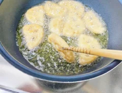 『れんこんの唐揚げ』を作る写真