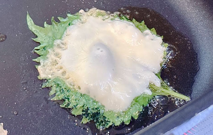 大葉チップスを作る写真
