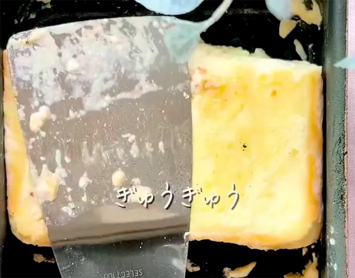 食パンを重ね合わせる