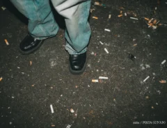 裏路地のタバコのポイ捨てがひどい場所の写真