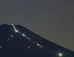 皆既月食と流れ星