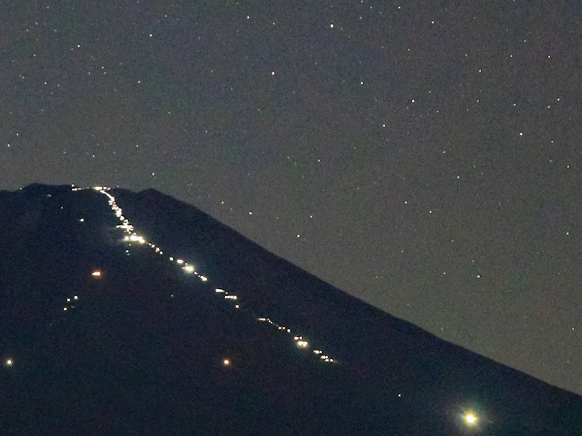 皆既月食と流れ星