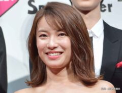 内山理名さん