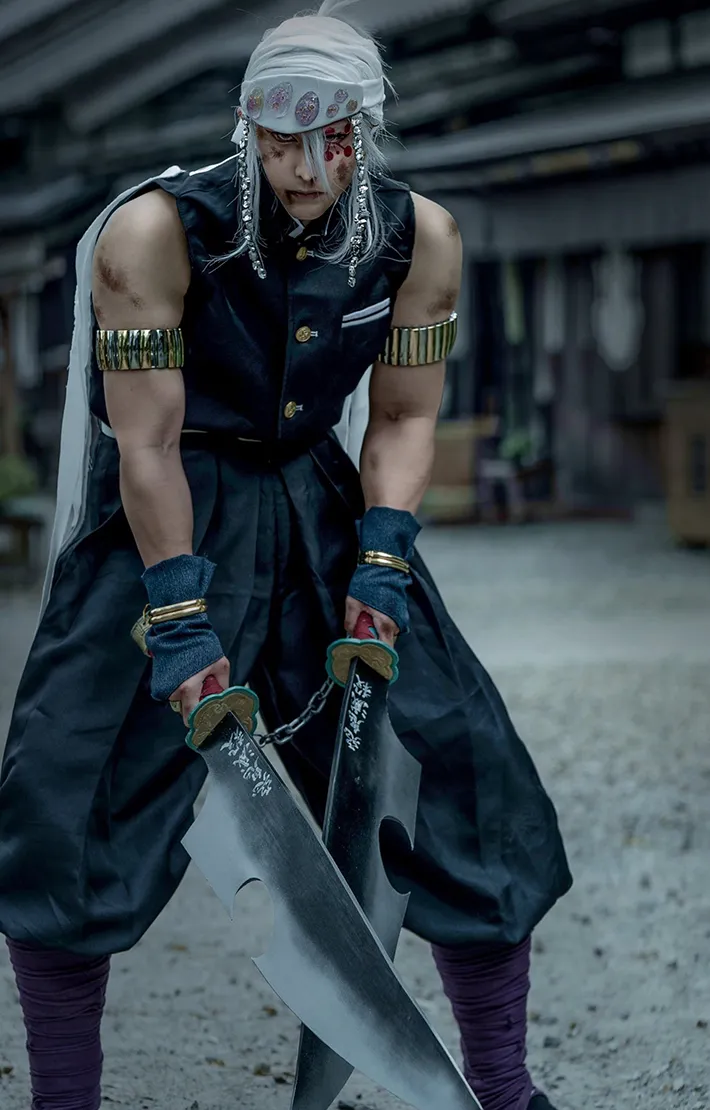 鬼滅の刃・宇髄天元のコスプレ写真