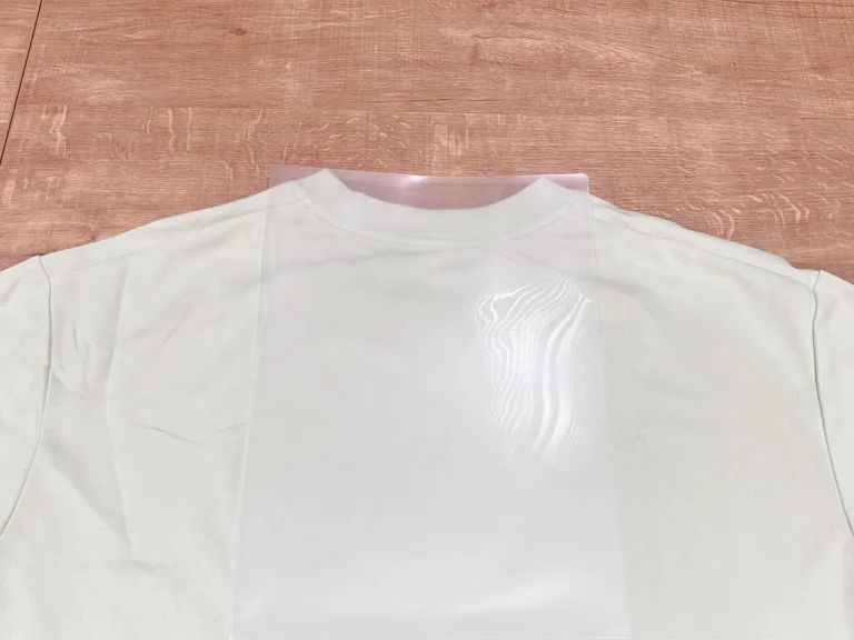 クリアファイルとTシャツ