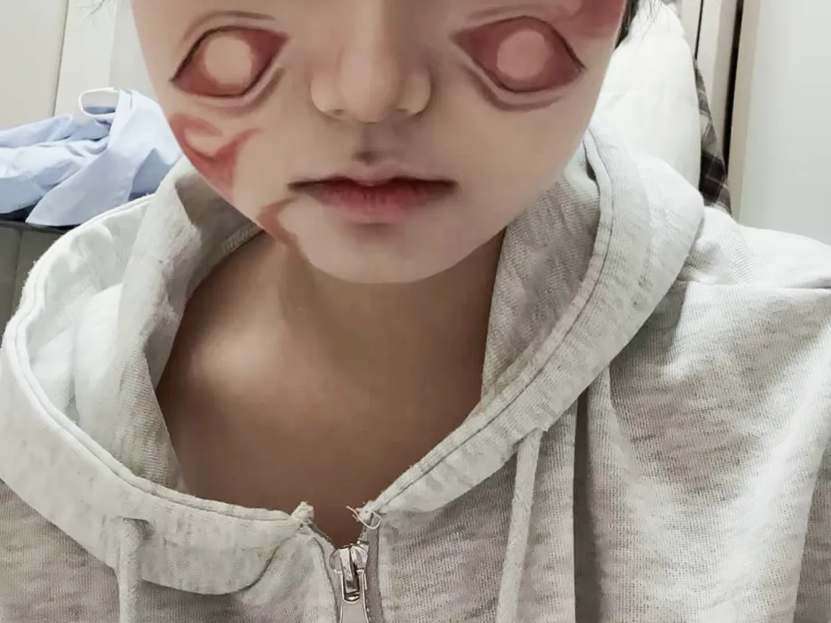 コスプレメイクをした女性