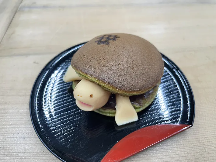 カメのどら焼き