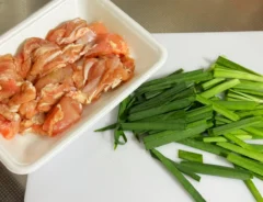 ニラと鶏肉の炒め