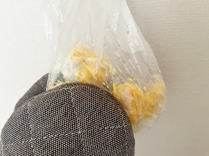 『アイラップ』に入った卵