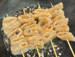 冷凍こんにゃく串（撮影：grape編集部）