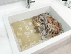 つけ置きしたバスタオルの写真