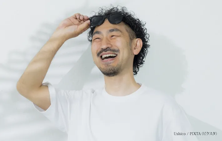 サングラスをかけた男性の写真
