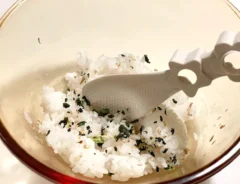 ダイソーのお弁当仕上げスプーンの写真（撮影：grape編集部）