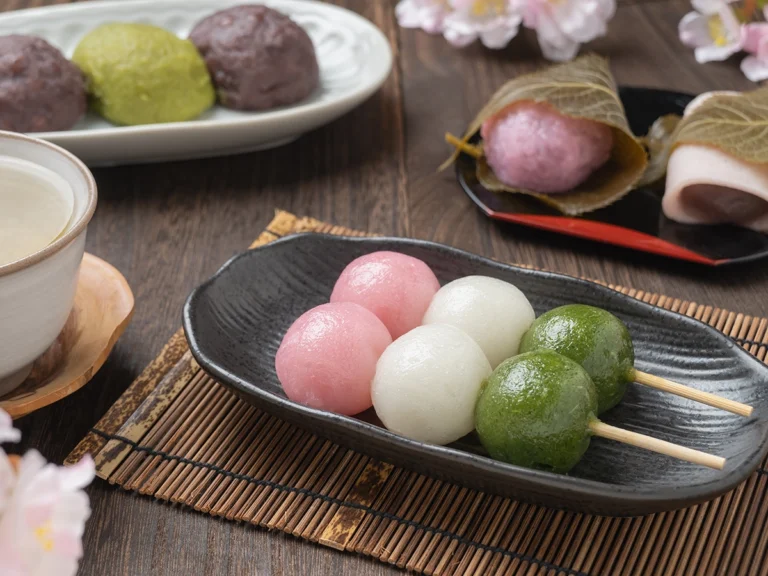 団子と餅の違いは?材料の違いや使い分けのコツを解説