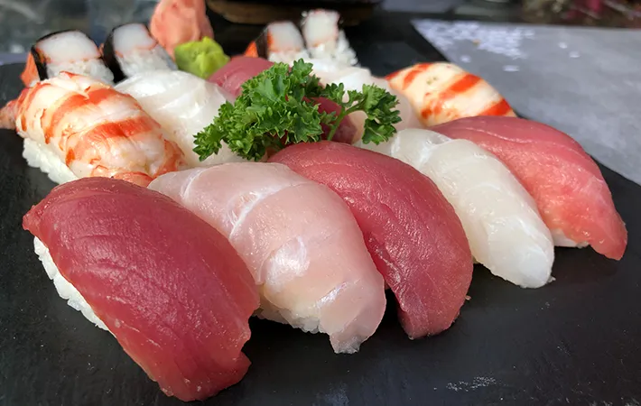 寿司の消費期限は短いためすぐ冷蔵庫に入れる