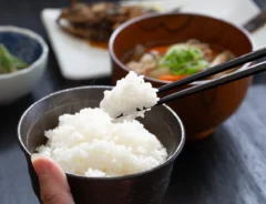 硬いご飯を柔らかくする方法とは？硬くなる原因やアレンジレシピを紹介