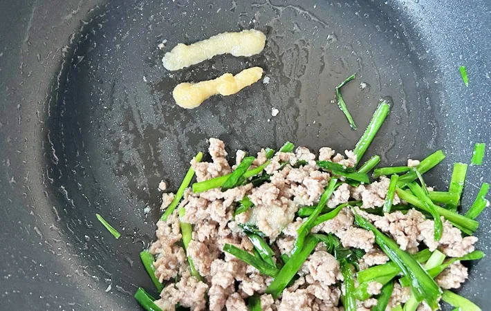 『もやしあんかけ』を作る写真（撮影：エニママ）