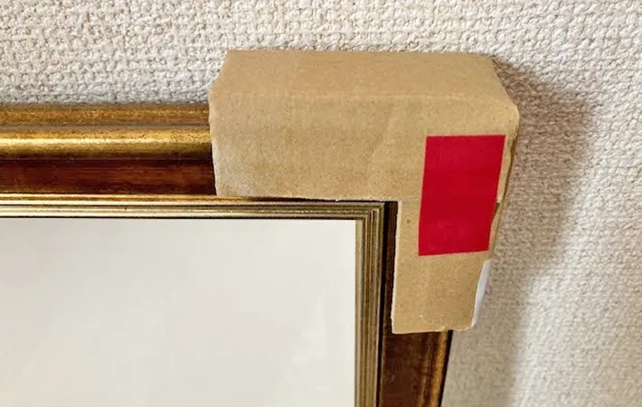 『段ボールコーナープロテクター』の使用写真（撮影：エニママ）