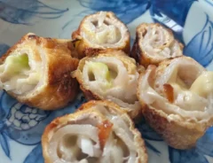 『豚バラ油揚げのチーズ巻き』の完成写真（撮影：エニママ）