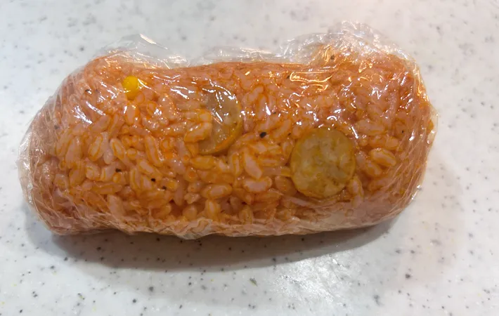 『オムライス風の玉子焼き』を作る写真（撮影：エニママ）
