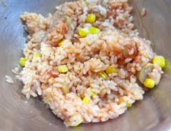 『オムライス風の玉子焼き』を作る写真（撮影：エニママ）