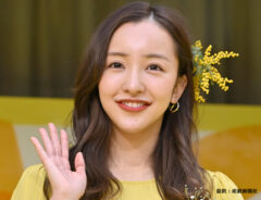 板野友美さん