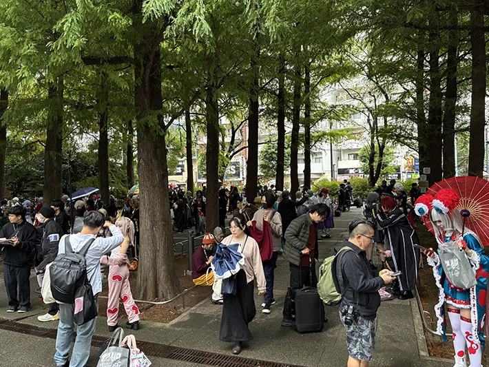 コスプレイベントの会場の写真（撮影：grape編集部）