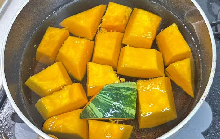 『かぼちゃの塩もみ』をする方法の写真（撮影：キジカク）