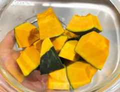 『かぼちゃの塩もみ』をする方法の写真（撮影：キジカク）