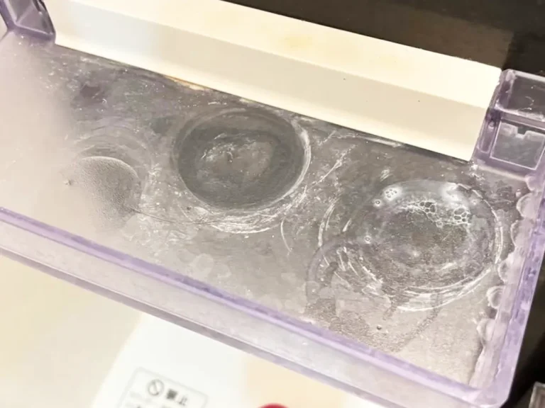 風呂場の水アカの写真(撮影:キジカク)