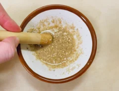 すりごまとサラダ油（撮影：grape編集部）