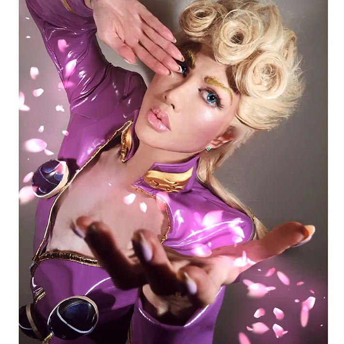 ジョルノ・ジョバァーナに扮する叶恭子の写真