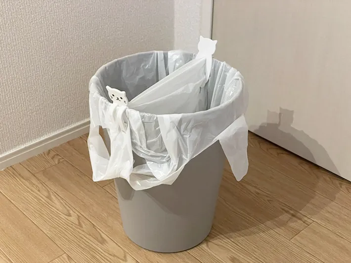 『ねこ型ごみ袋ストッパー2個組』の写真（撮影：grape編集部）