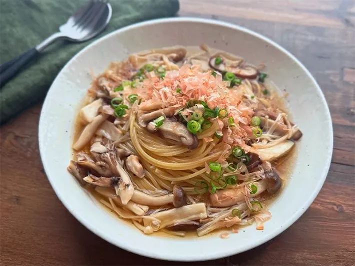 『たっぷりきのこの和風スープパスタ』の写真